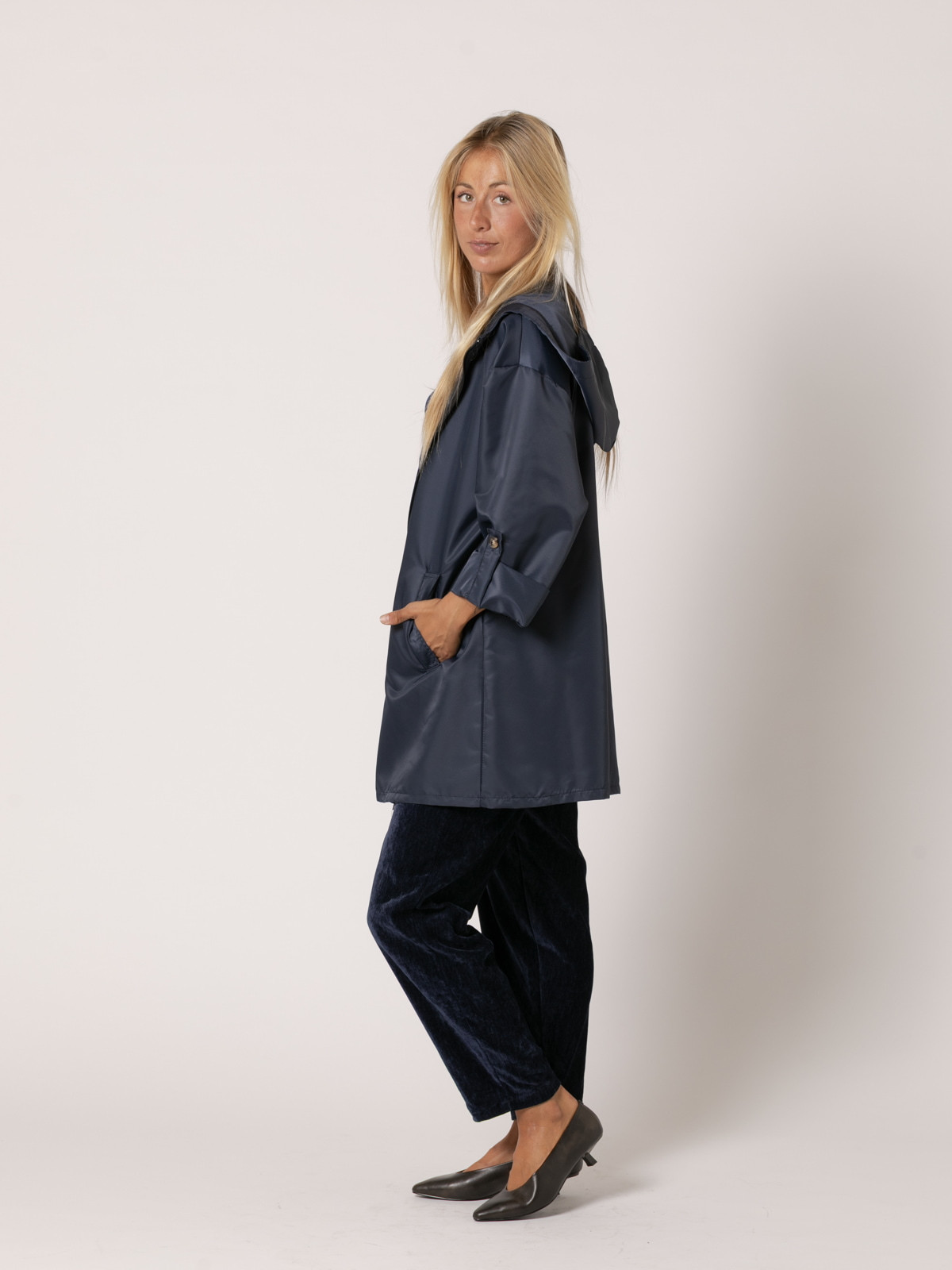 Parka impermeable capucha color Azul