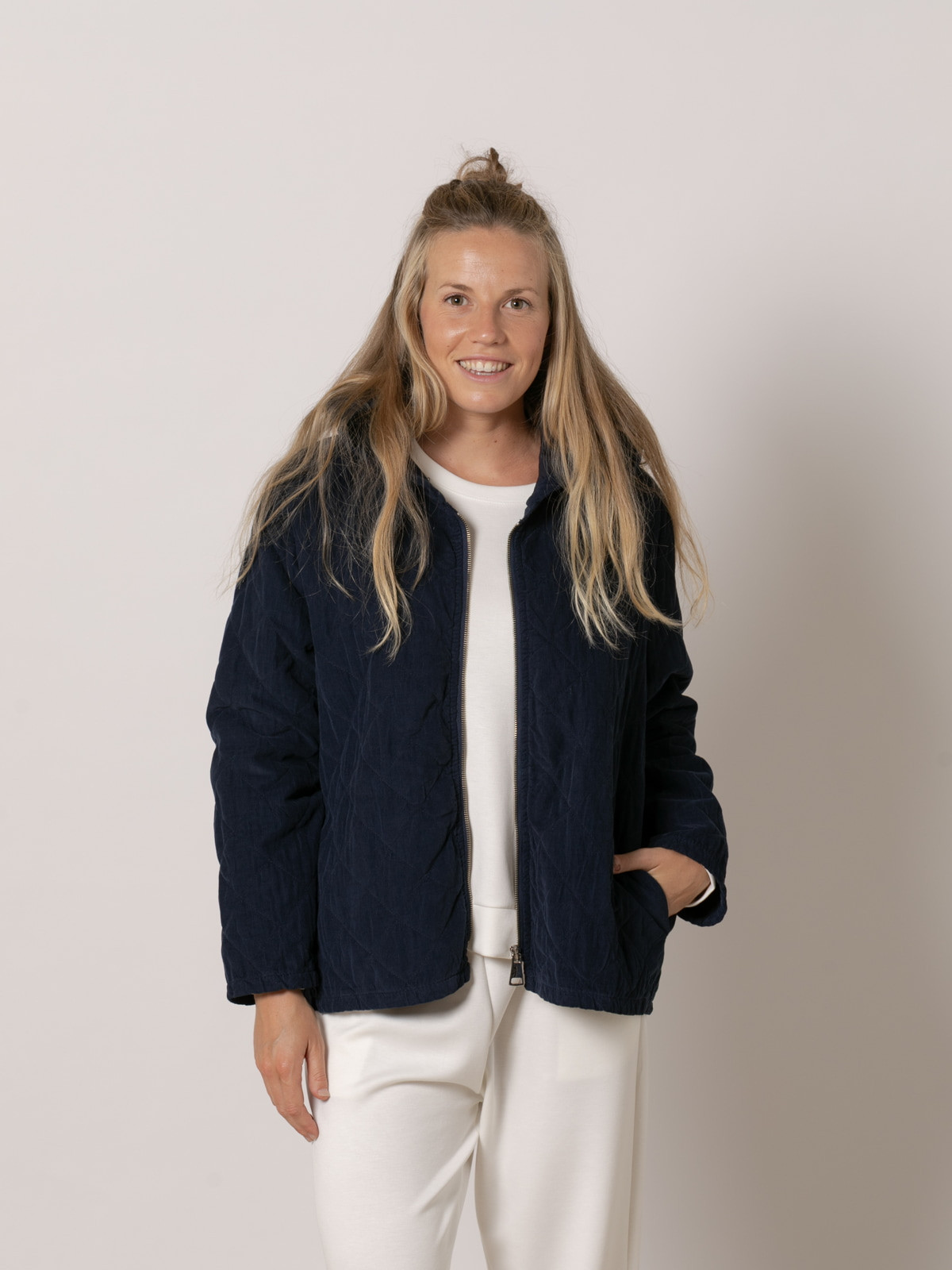 Chaqueta micro pana acolchada color Azul Marino