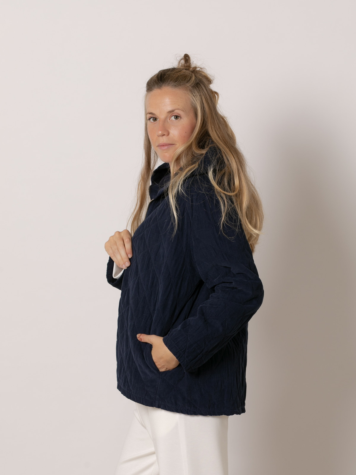 Chaqueta micro pana acolchada color Azul Marino