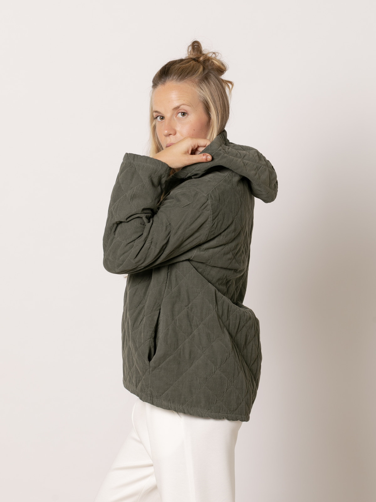 Chaqueta micro pana acolchada color Verde