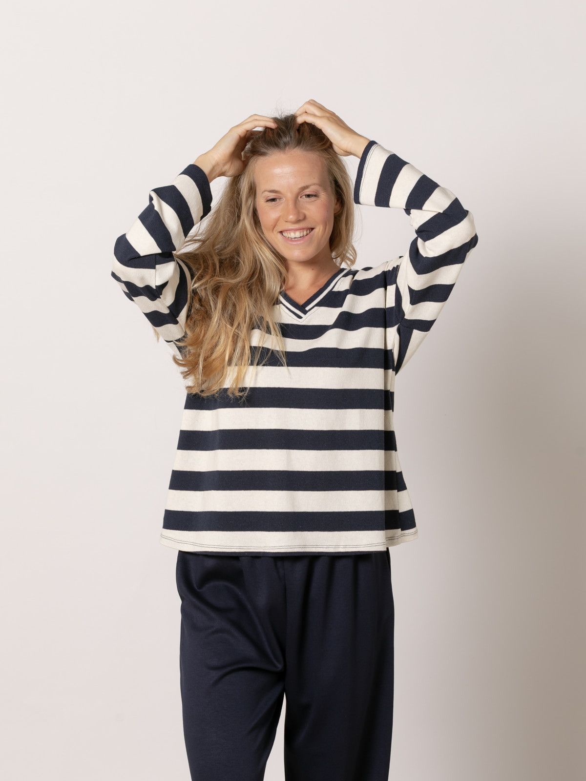 100% cotton striped V-neck sweater  Blue Navy colour