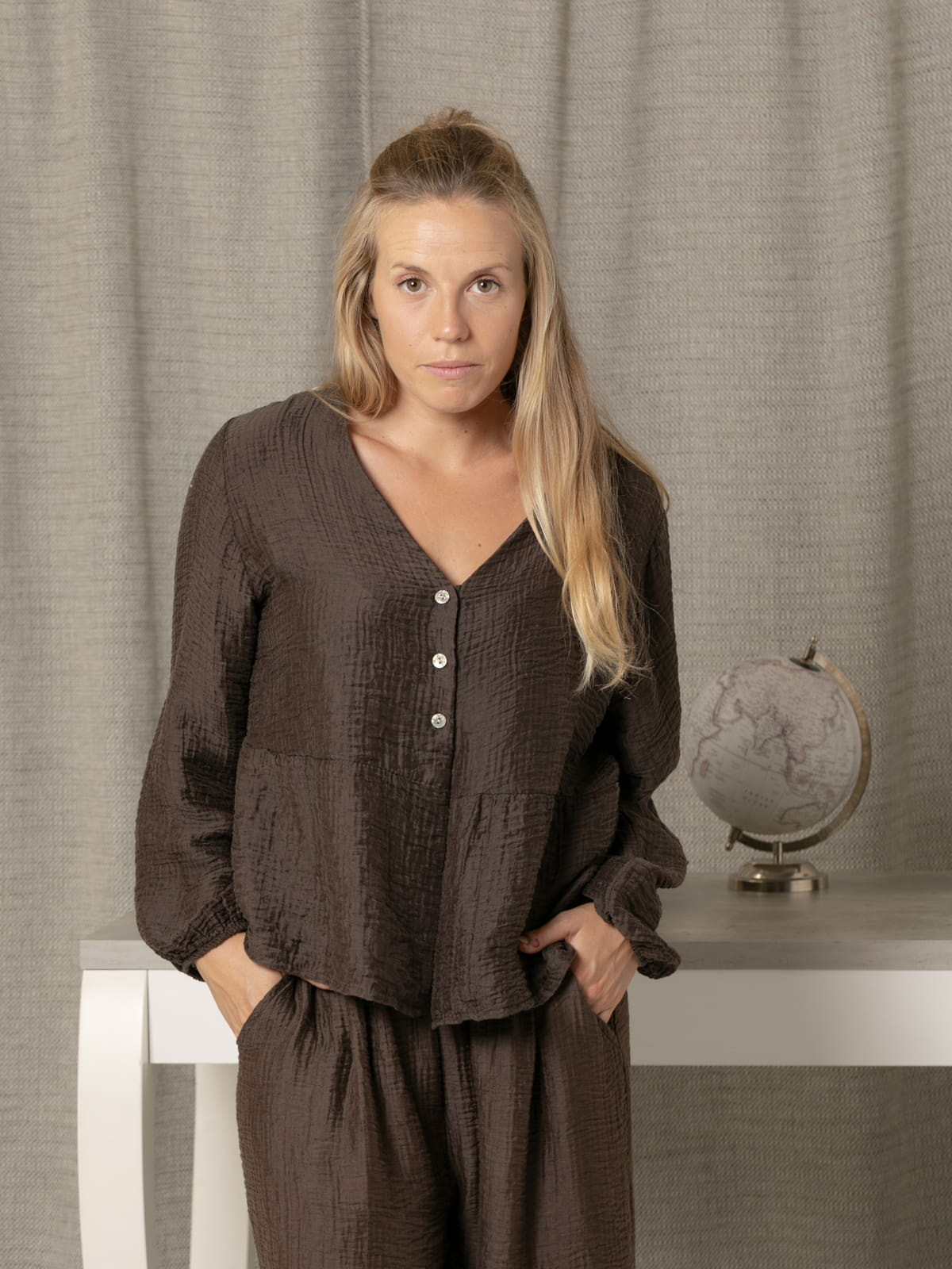Terry shirt with 3 buttons  Marrón  colour