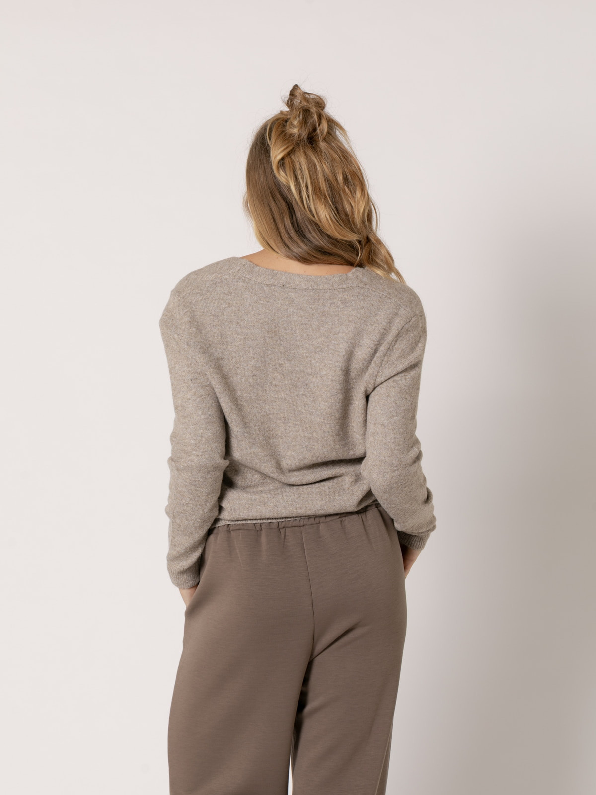 Chaqueta c/pico cachemire like color Taupe