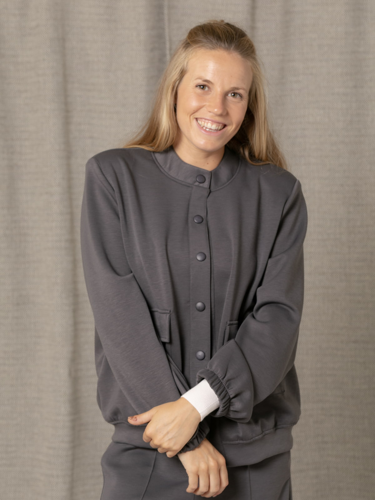 Chaqueta bomber soft bolsillos color Gris