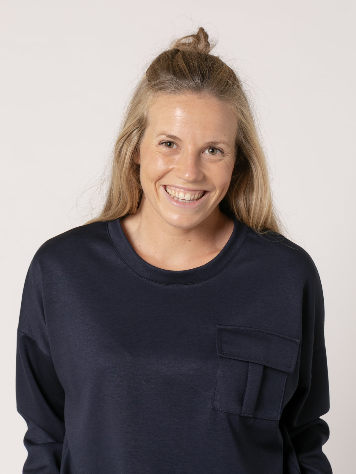 comfy sweatshirt with pockets  Blue Navy colour