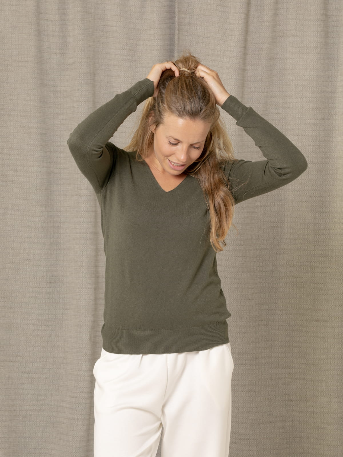 Jersey with vegetable viscose peak  Green Militar colour
