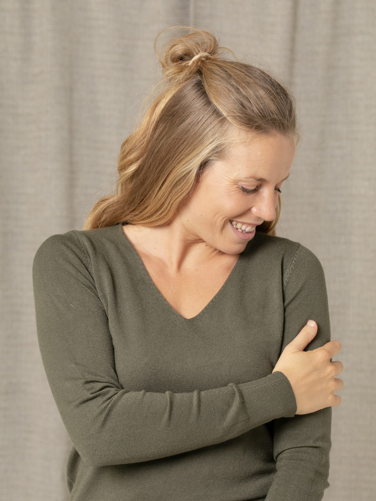 Jersey with vegetable viscose peak  Green Militar colour