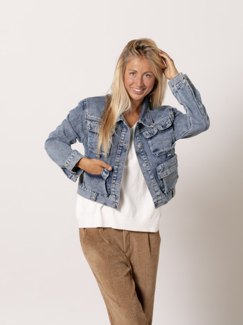 Chaqueta vaquera corta 4 bolsillos color Azul Lavanda