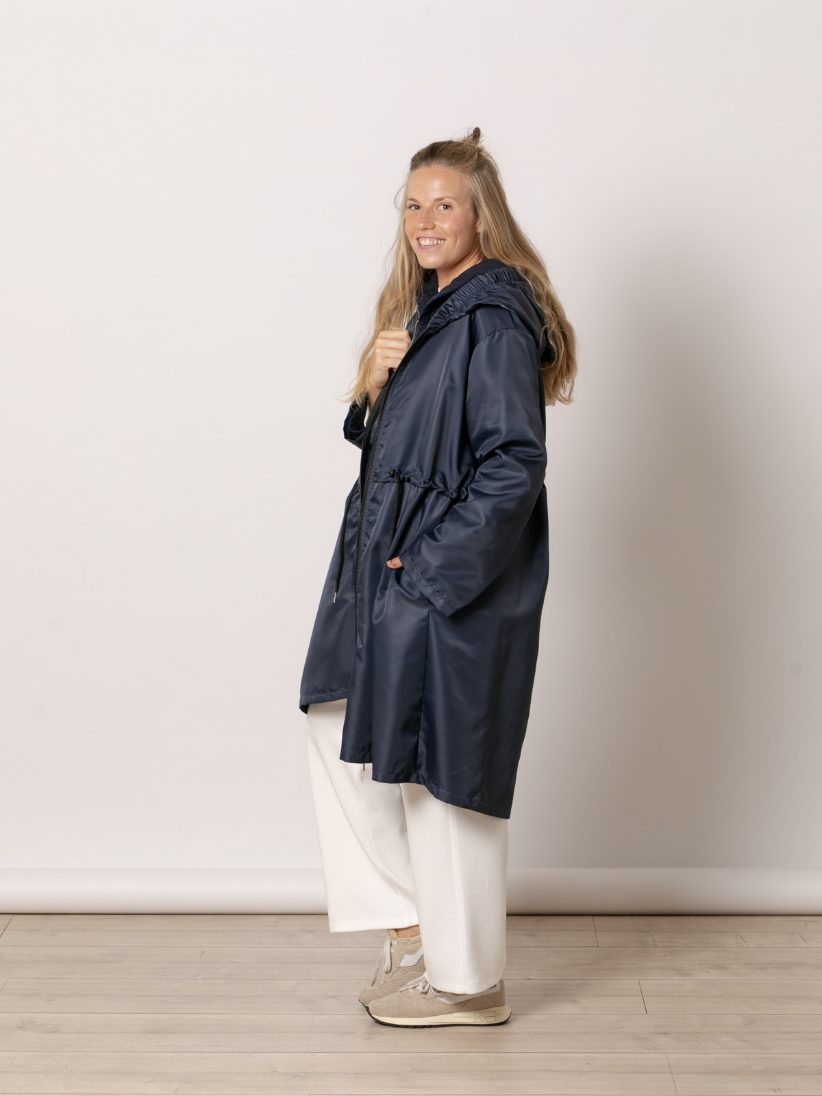Parka larga ajustable color Azul