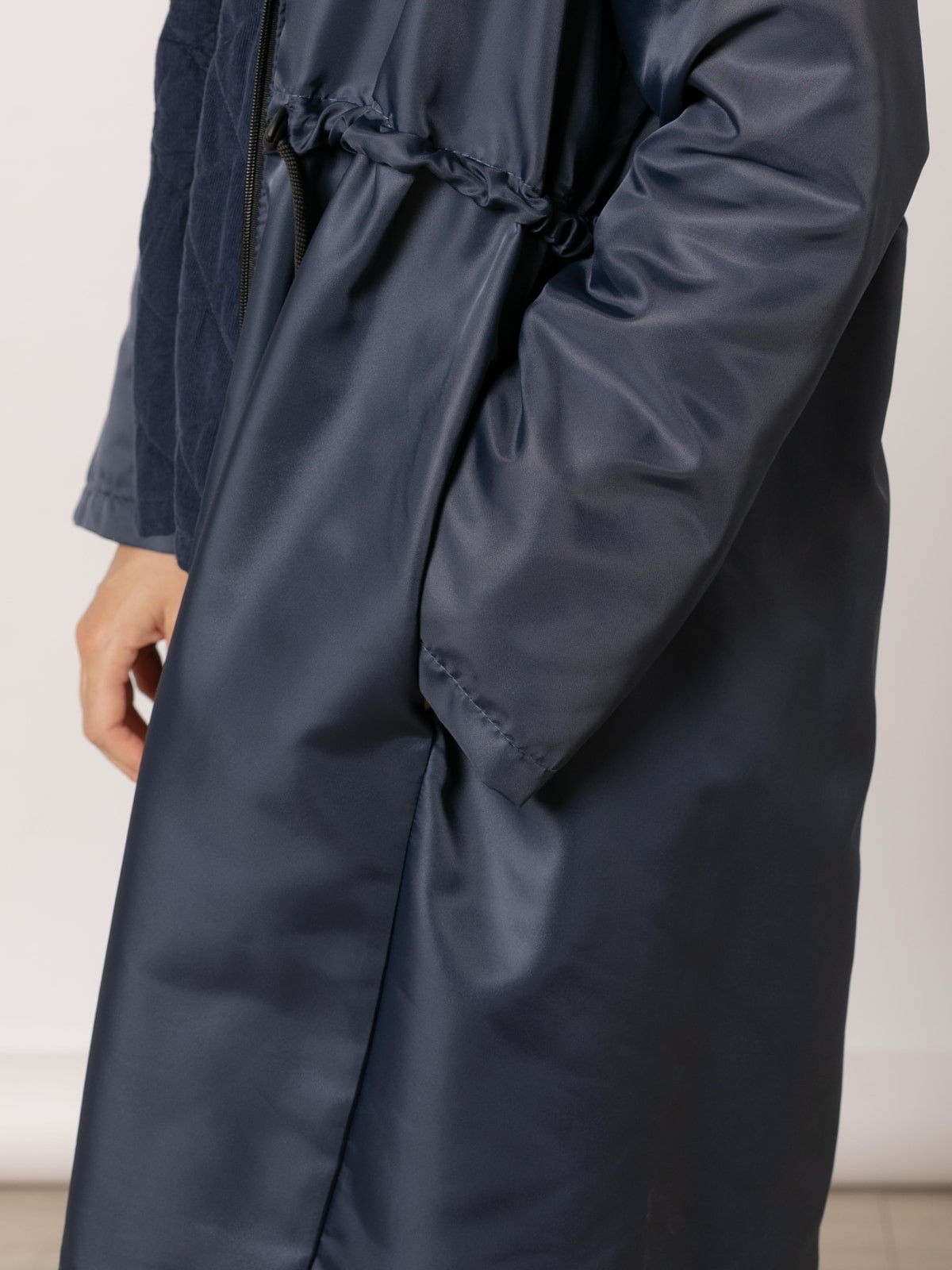 Parka larga ajustable color Azul