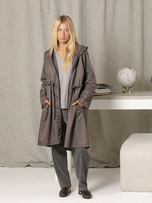 Parka larga ajustable color Marrón 