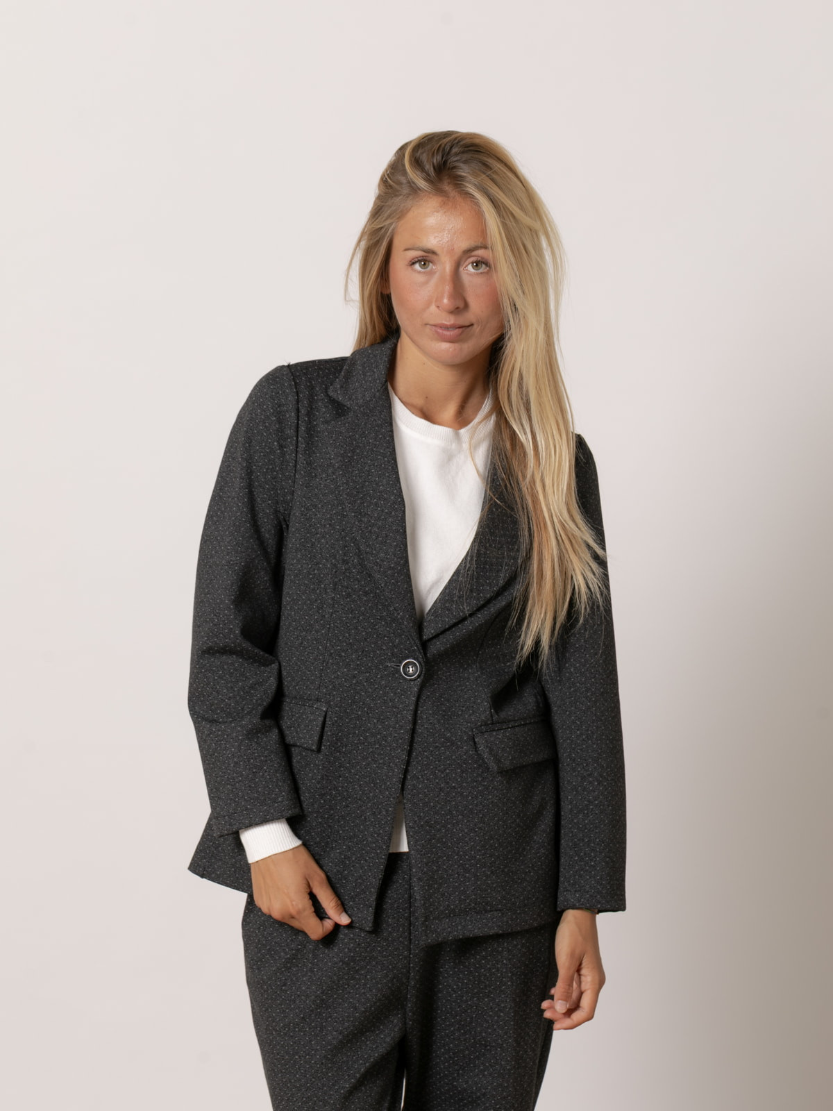 Americana motas color Gris