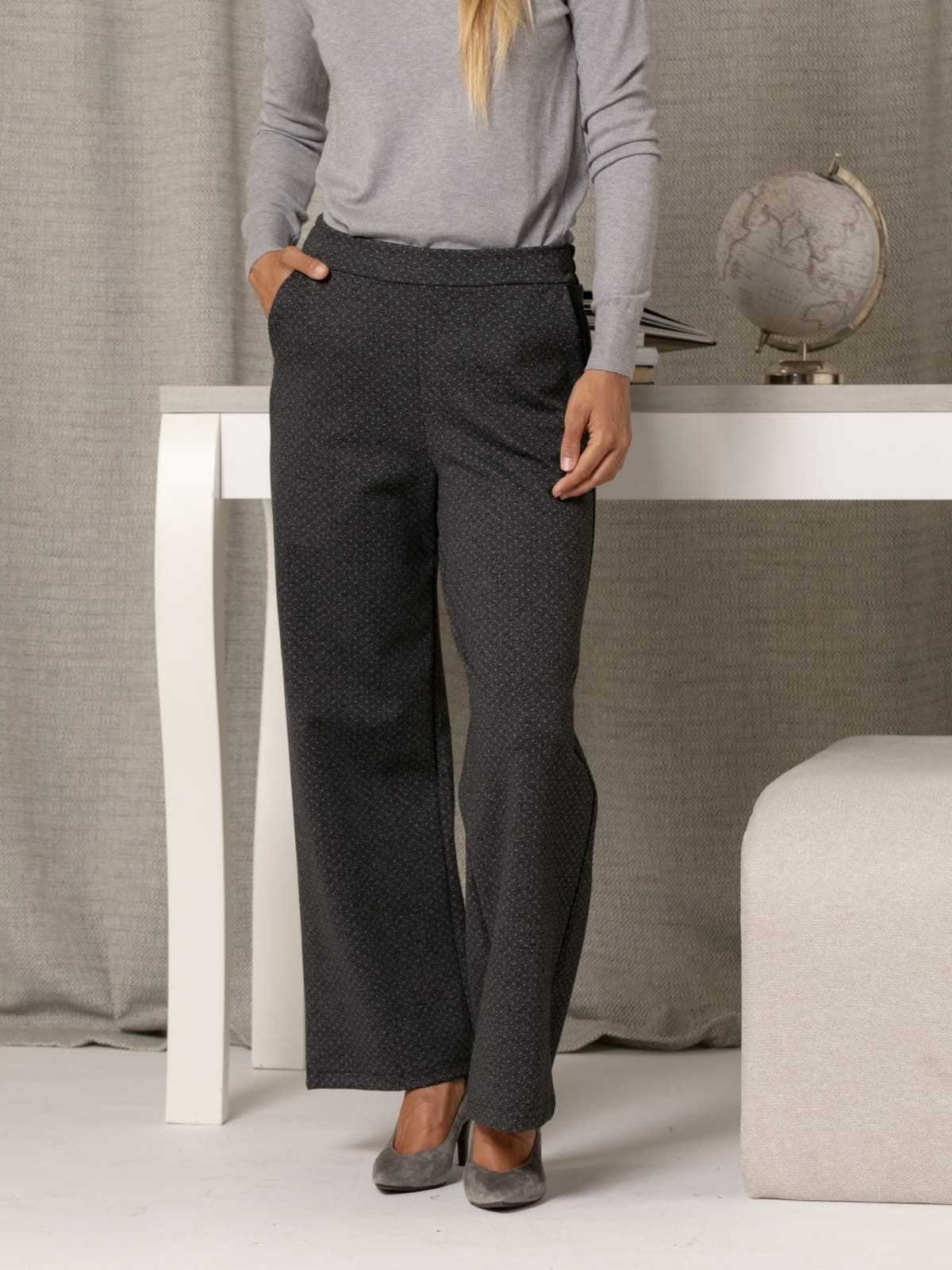 Pantalón motas comfy wide leg color Gris