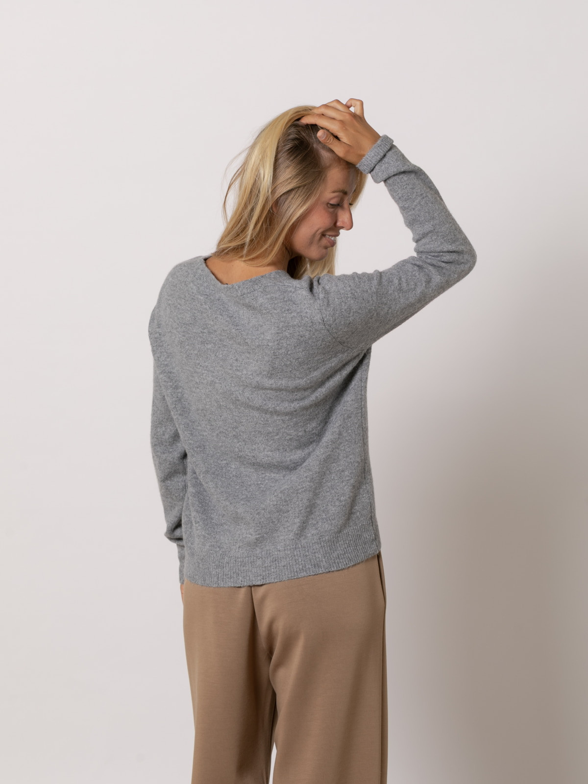 Chaqueta c/pico cachemire like color Gris