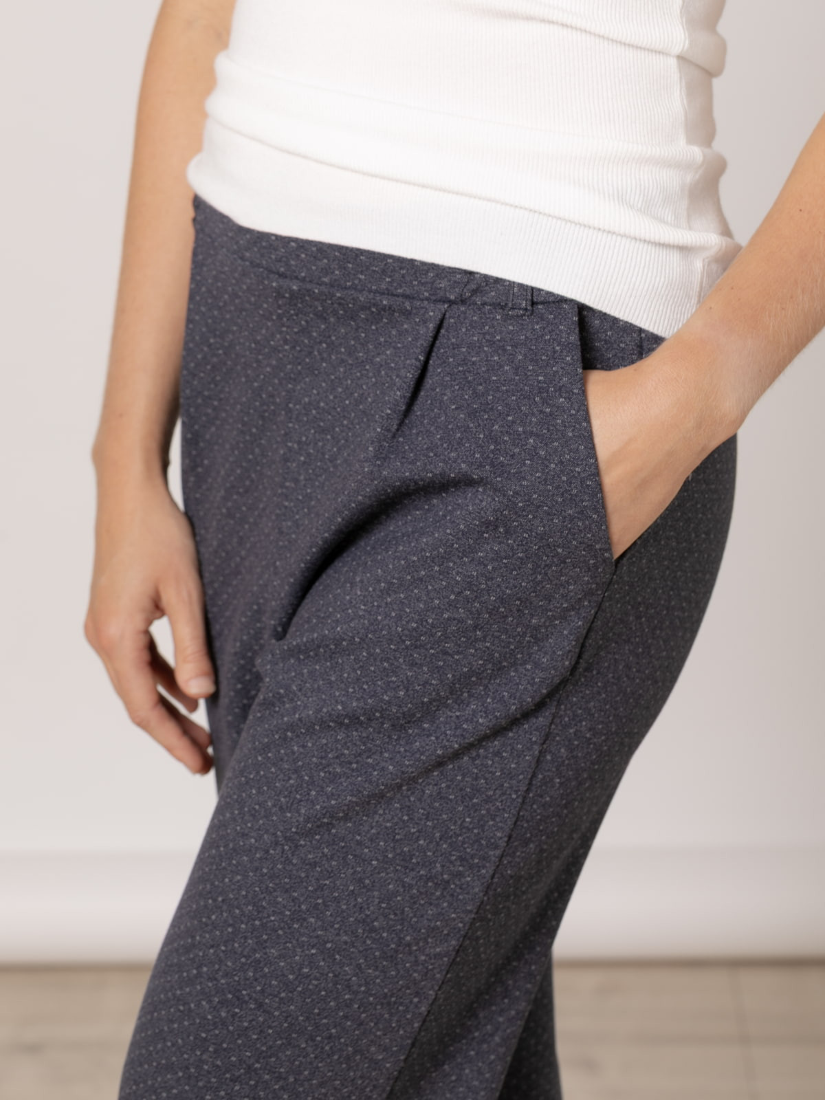 Pantalón comfy motas classic color Azul Marino