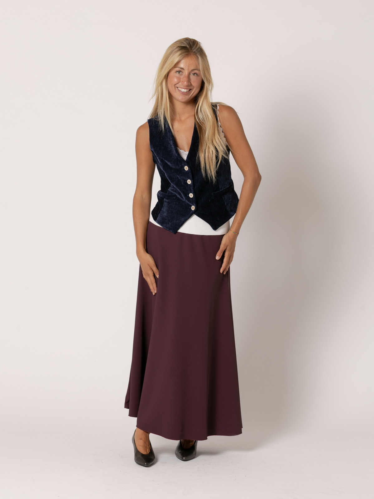 Long flared skirt  Bordeaux colour