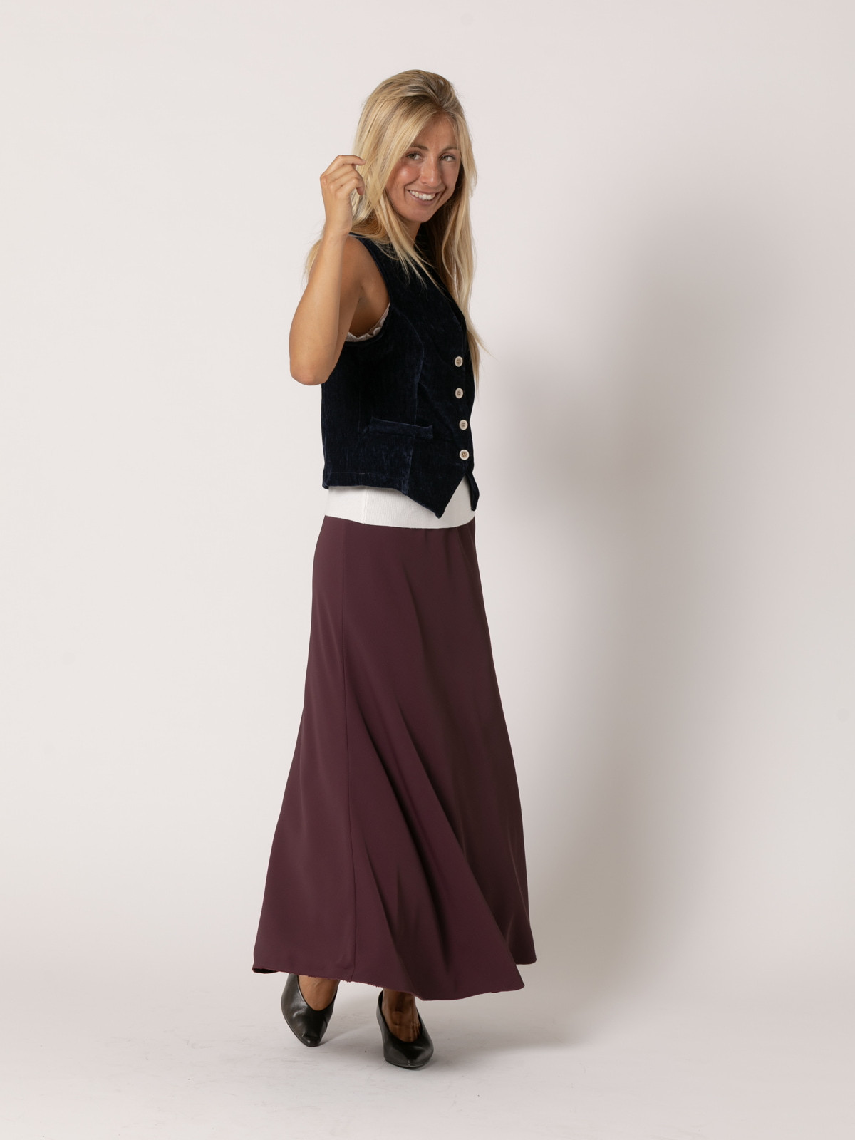 Long flared skirt  Bordeaux colour