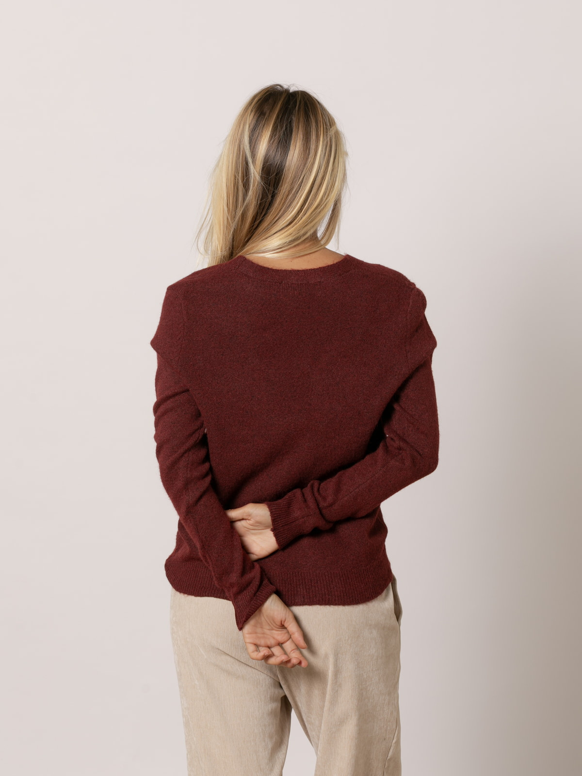 Chaqueta c/pico cachemire like color Burdeos