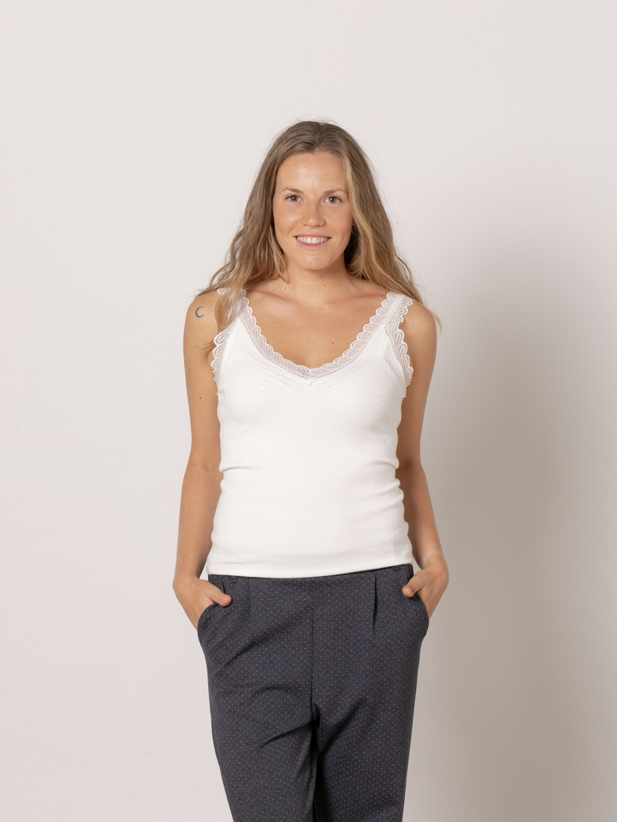 top lencero de punto color Crudo