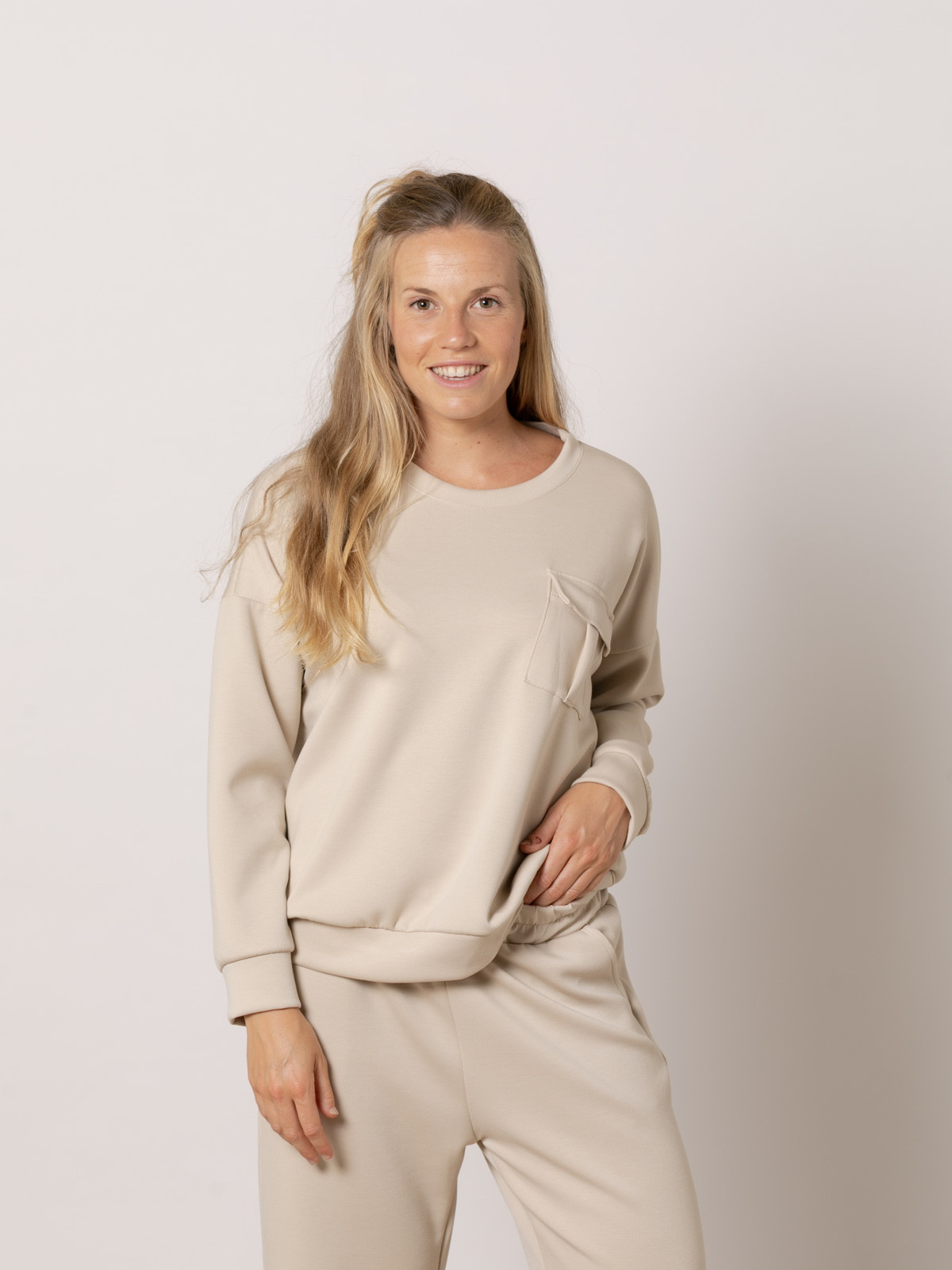 sudadera comfy bolsillos color Beige