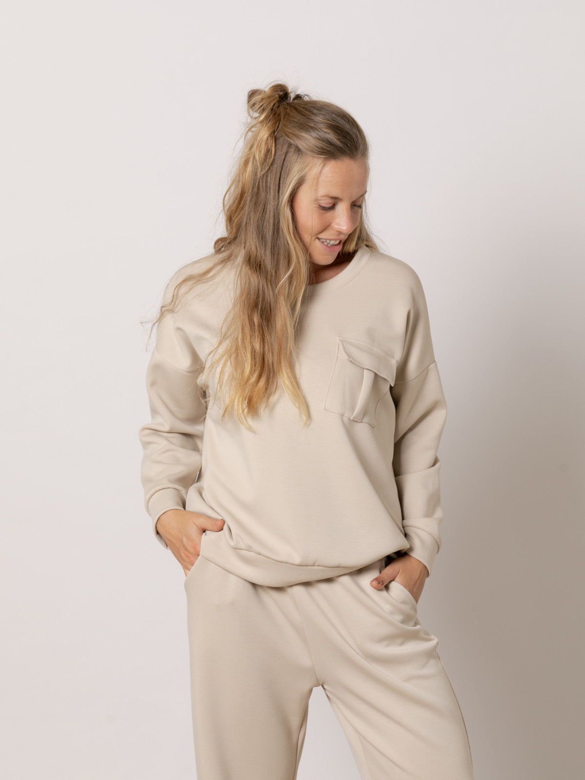 sudadera comfy bolsillos color Beige