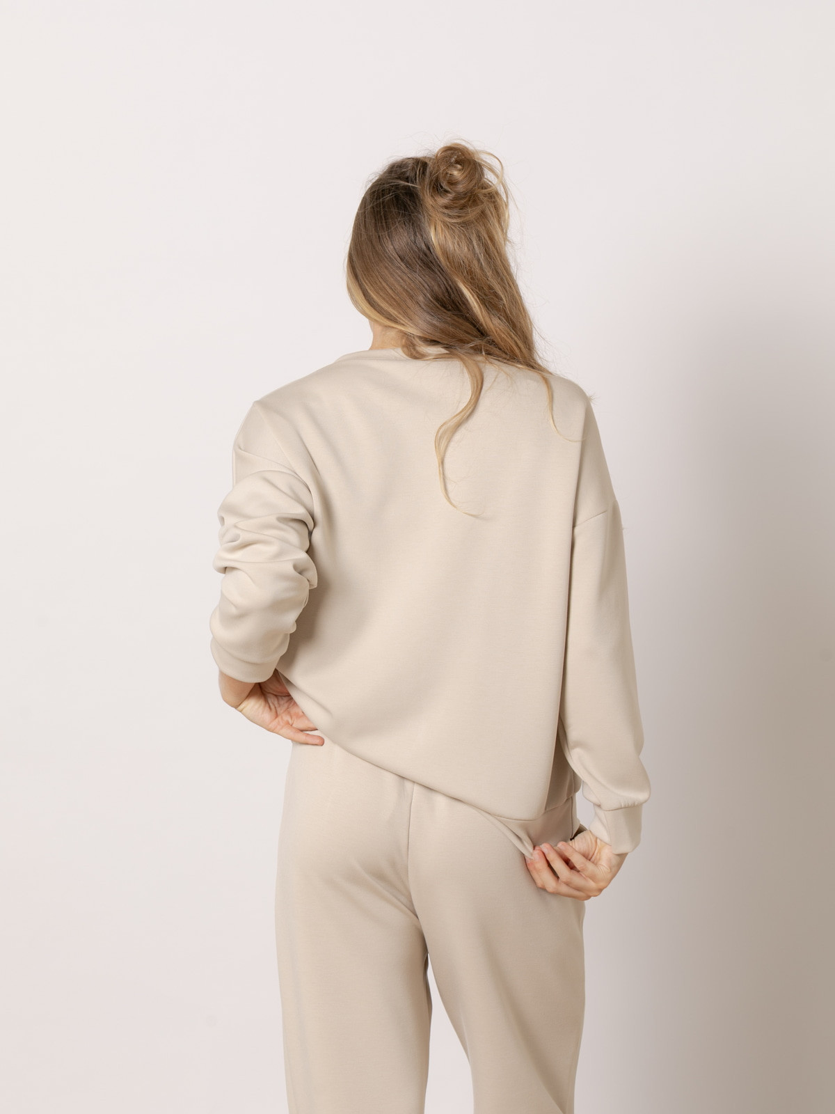 comfy sweatshirt with pockets  Beige colour