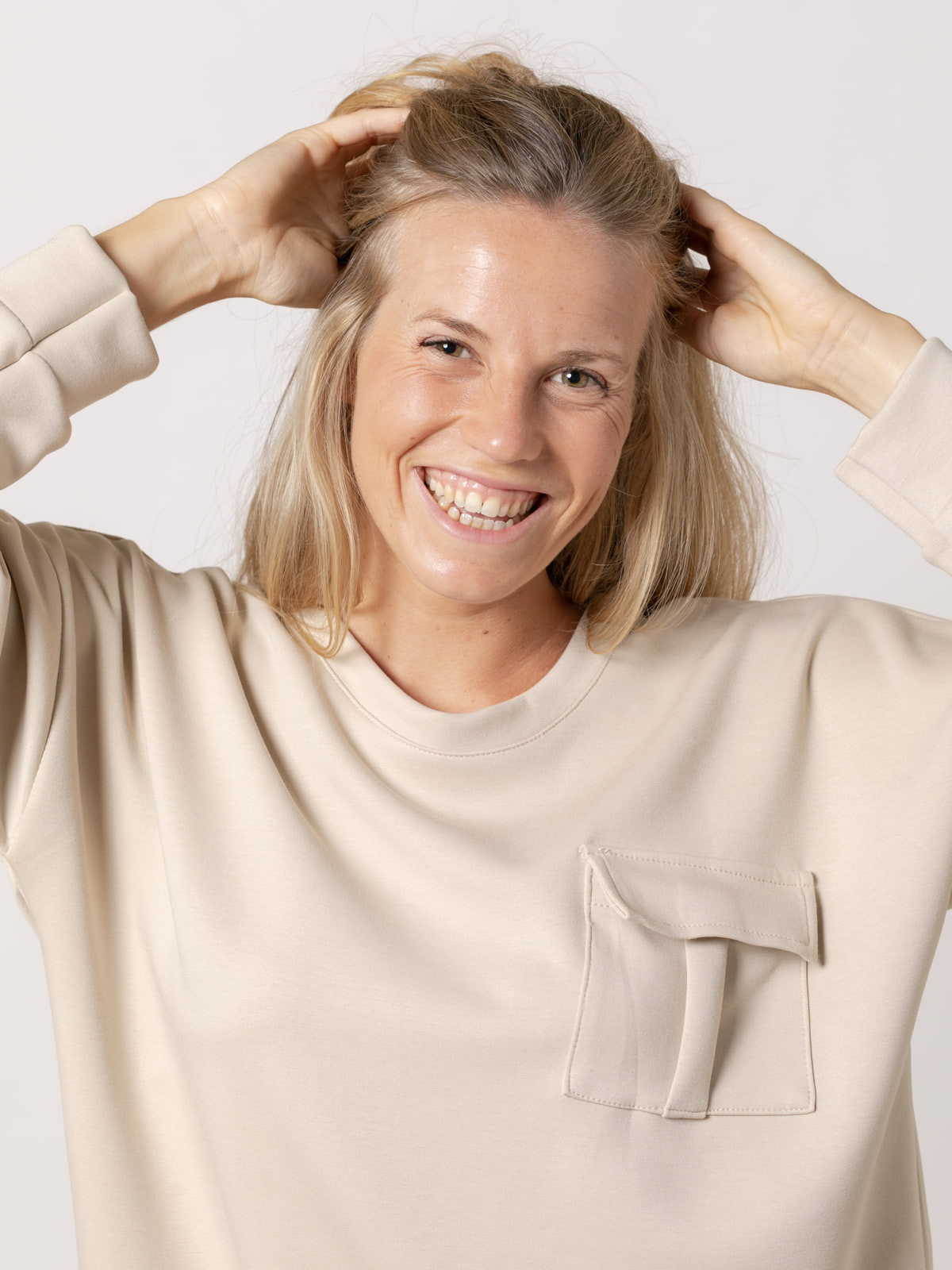 comfy sweatshirt with pockets  Beige colour
