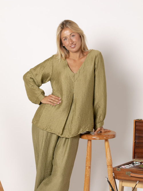 Camisa rizo c/pico brillo color Oliva