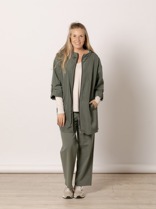 Parka impermeable capucha color Verde