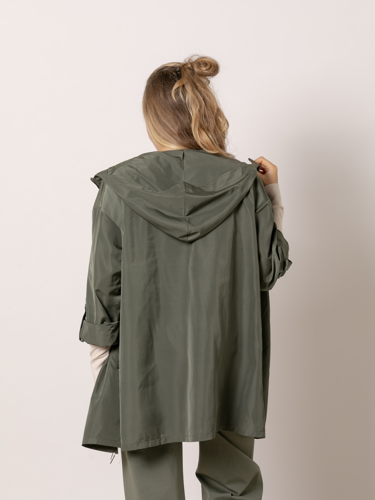 Parka impermeable capucha color Verde