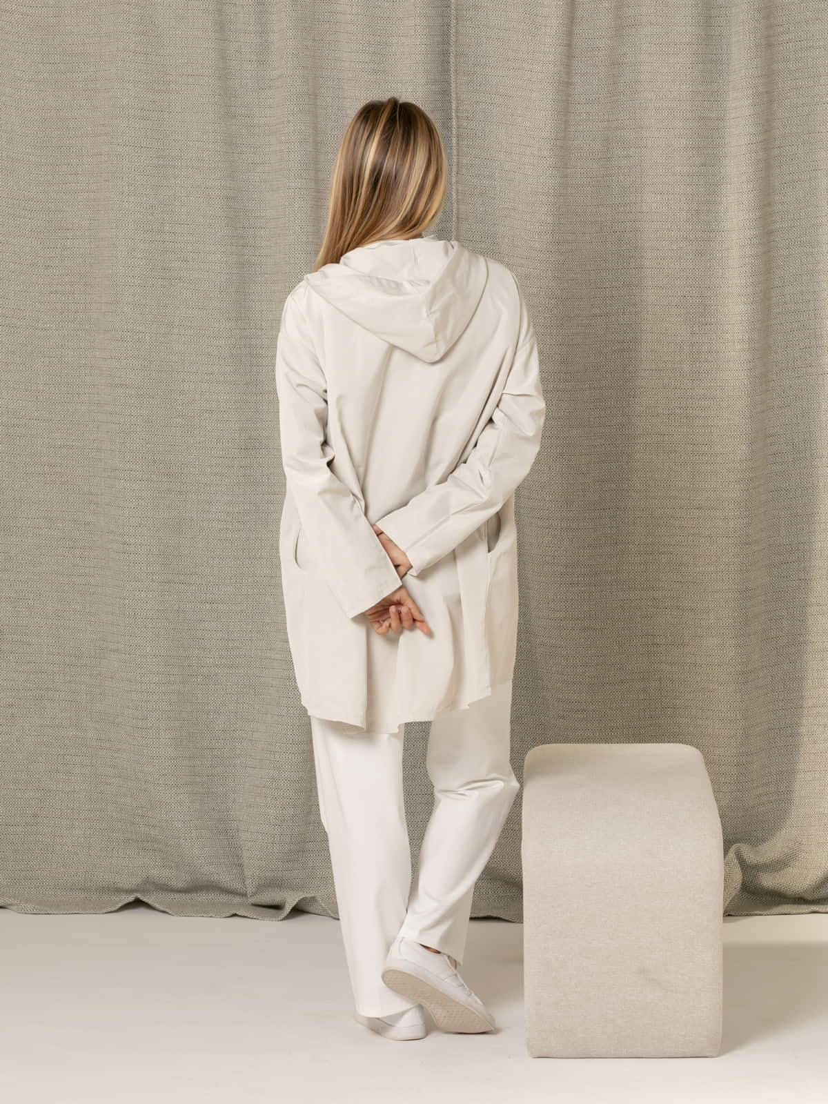 Gabardina cremallera color Beige