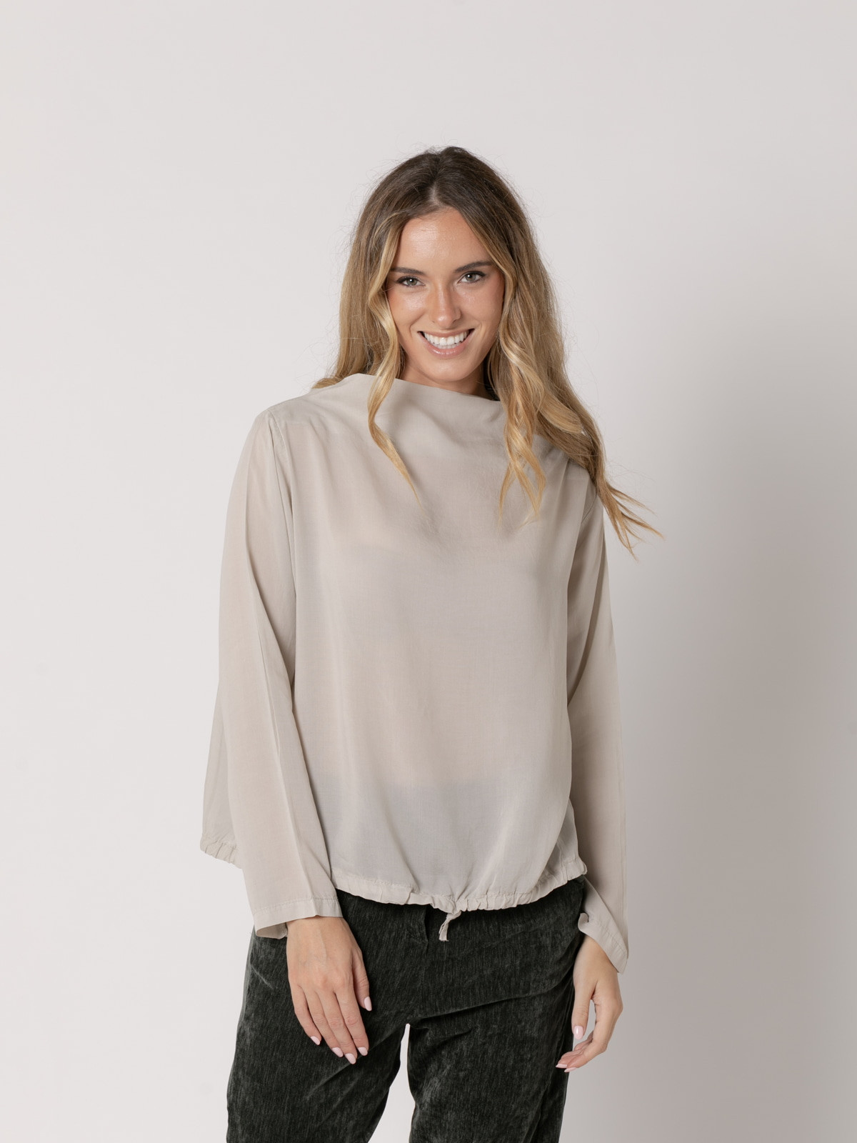 Camisa cotton voile bajo ajustable color Beige