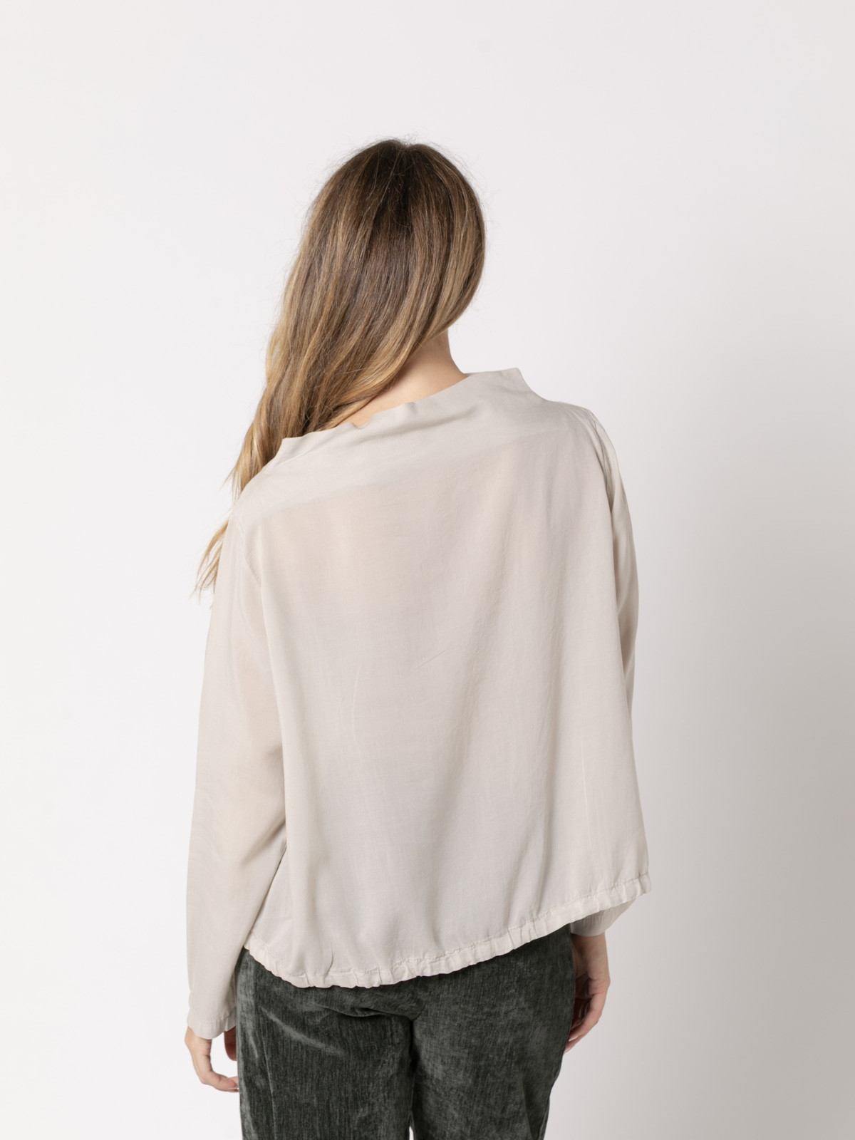 Camisa cotton voile bajo ajustable color Beige