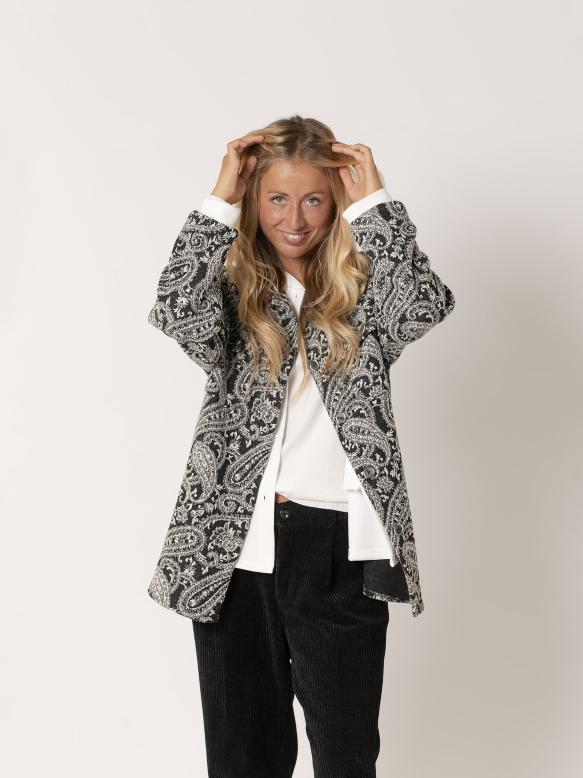 Chaqueta camisera comfy cachemira color Negro