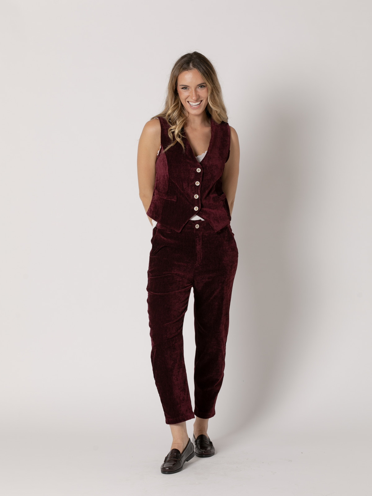 Chaleco velvet color Burdeos