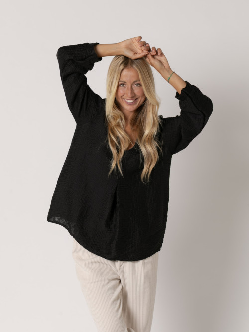 Camisa rizo c/pico brillo color Negro