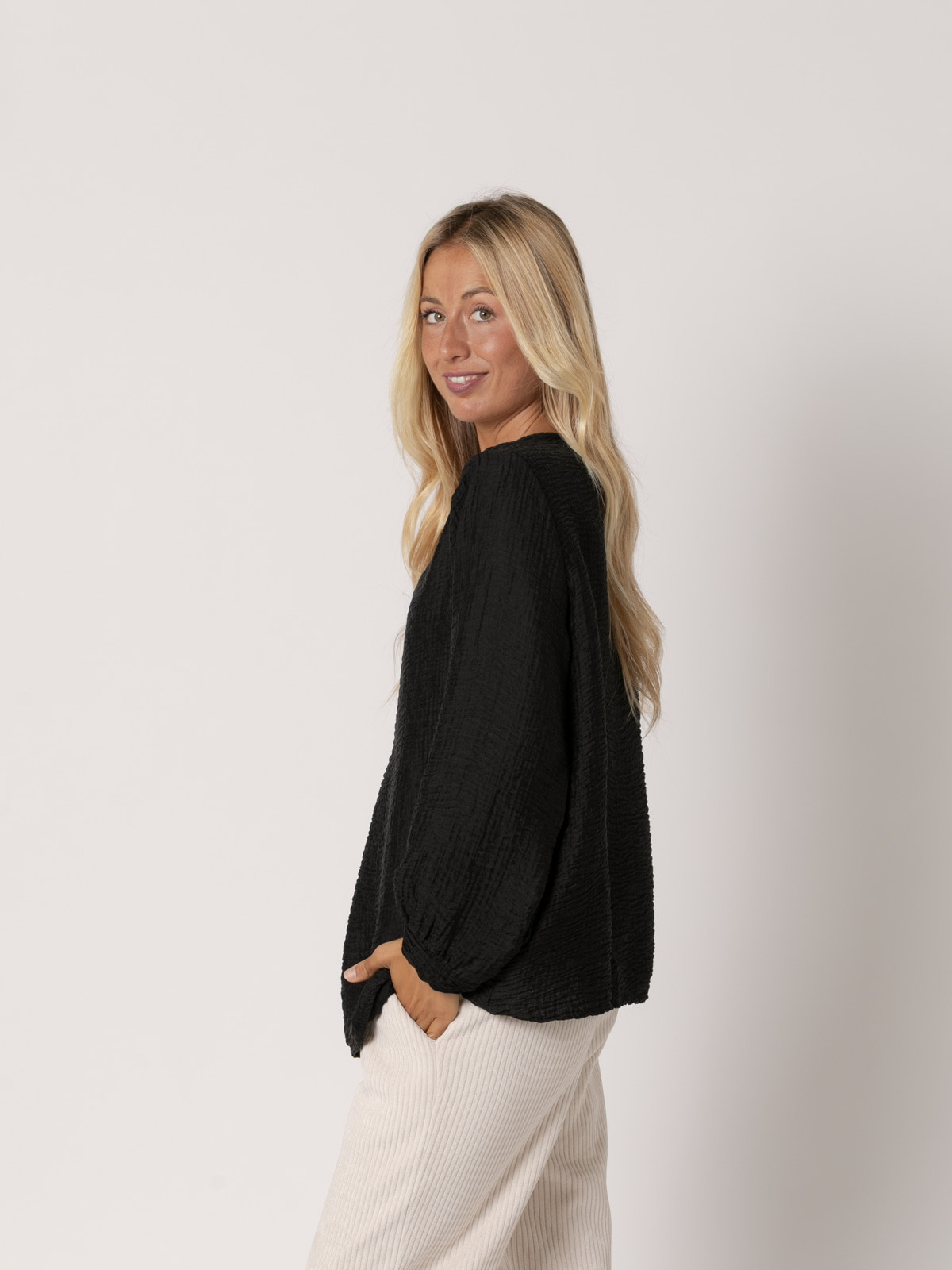 Camisa rizo c/pico brillo color Negro