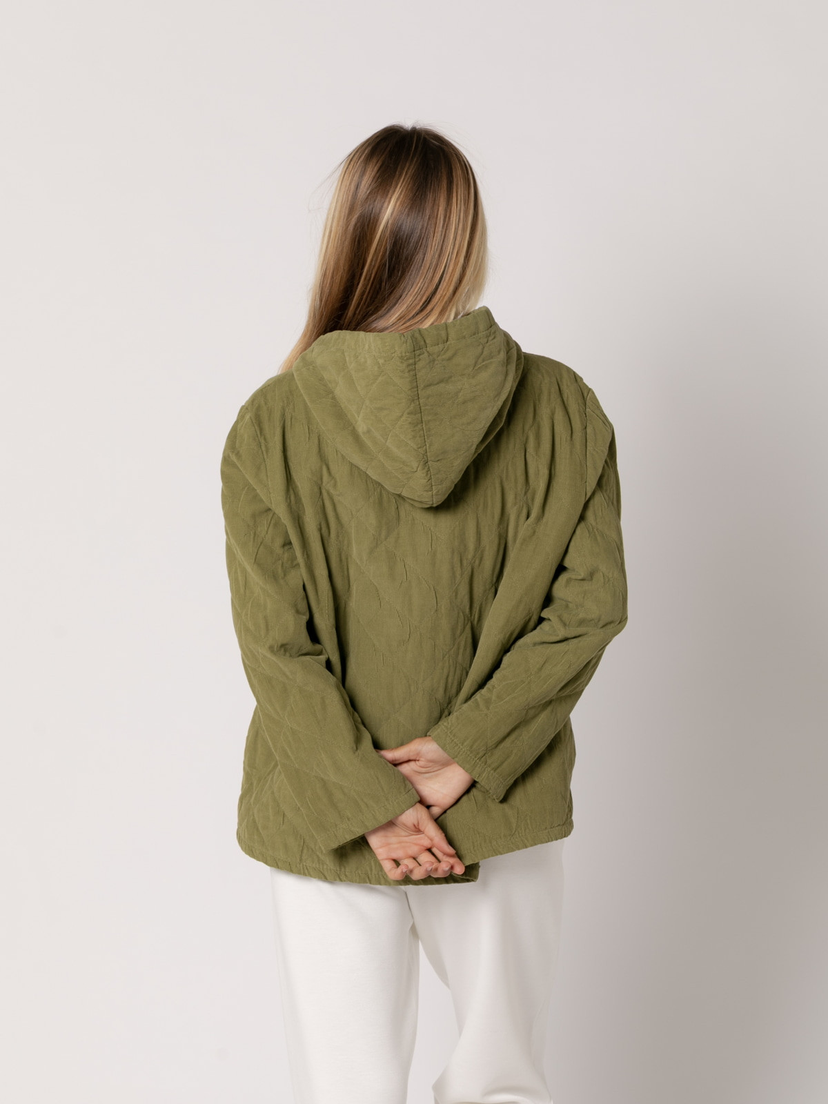 Chaqueta micro pana acolchada color Oliva