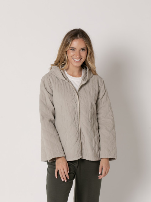 Chaqueta micro pana acolchada color Beige