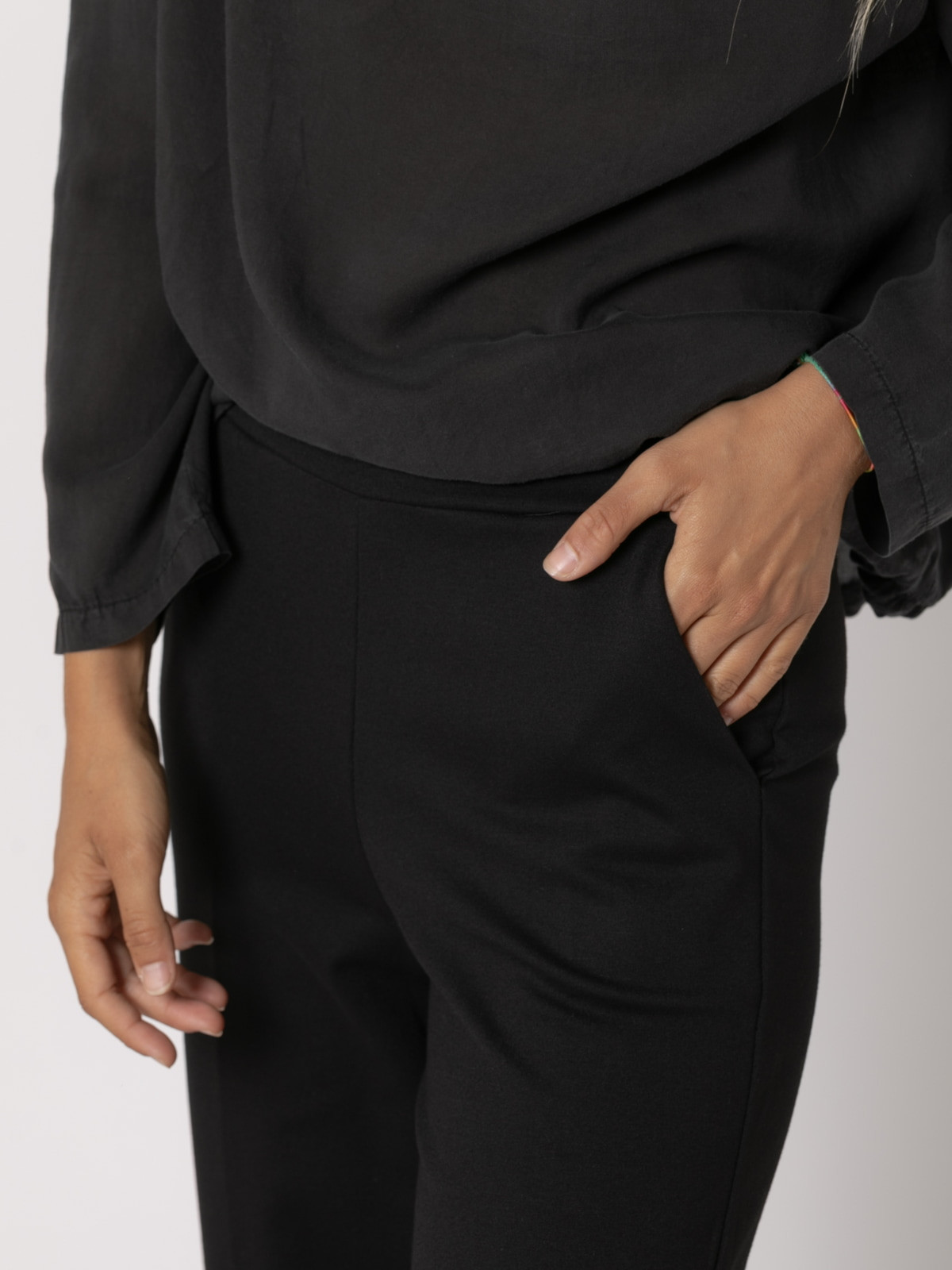 Pantalón wide leg punto milano color Negro