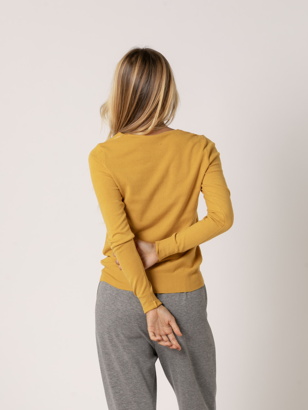 Jersey c/pico visco vegetal color Amarillo