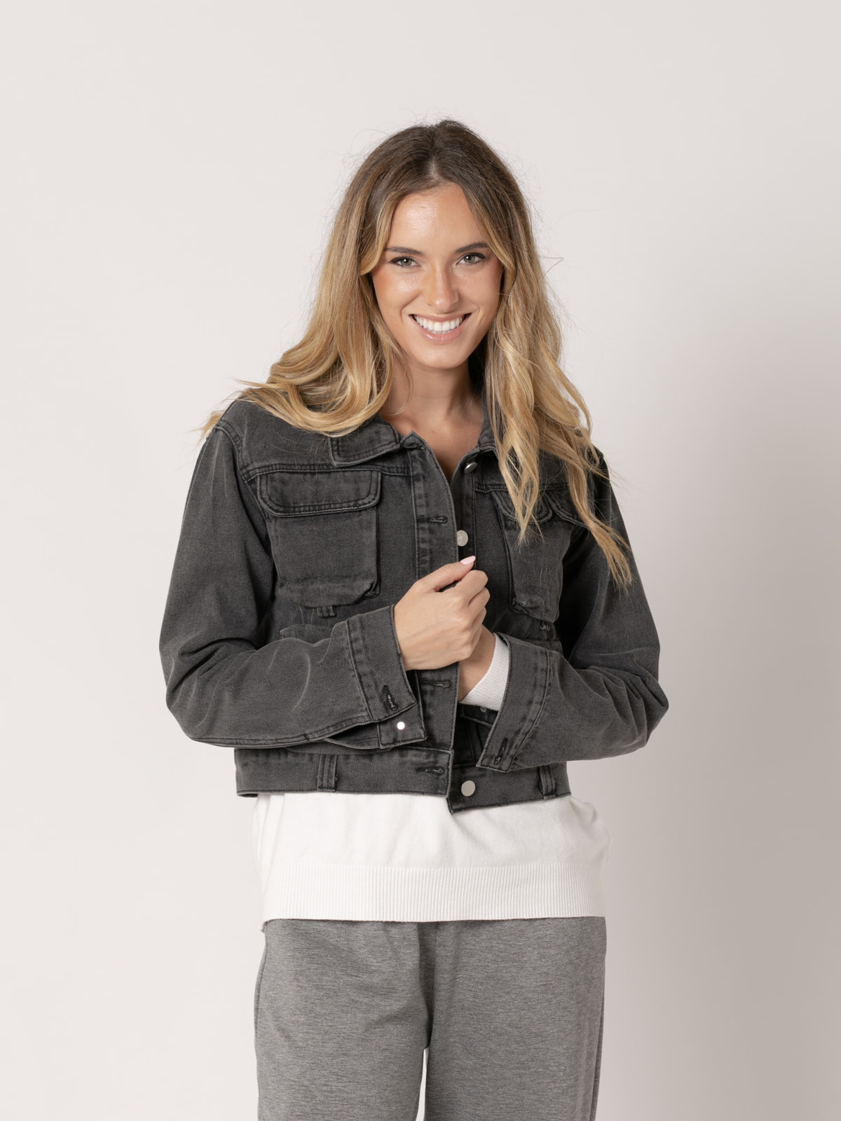 Chaqueta vaquera corta 4 bolsillos color Negro