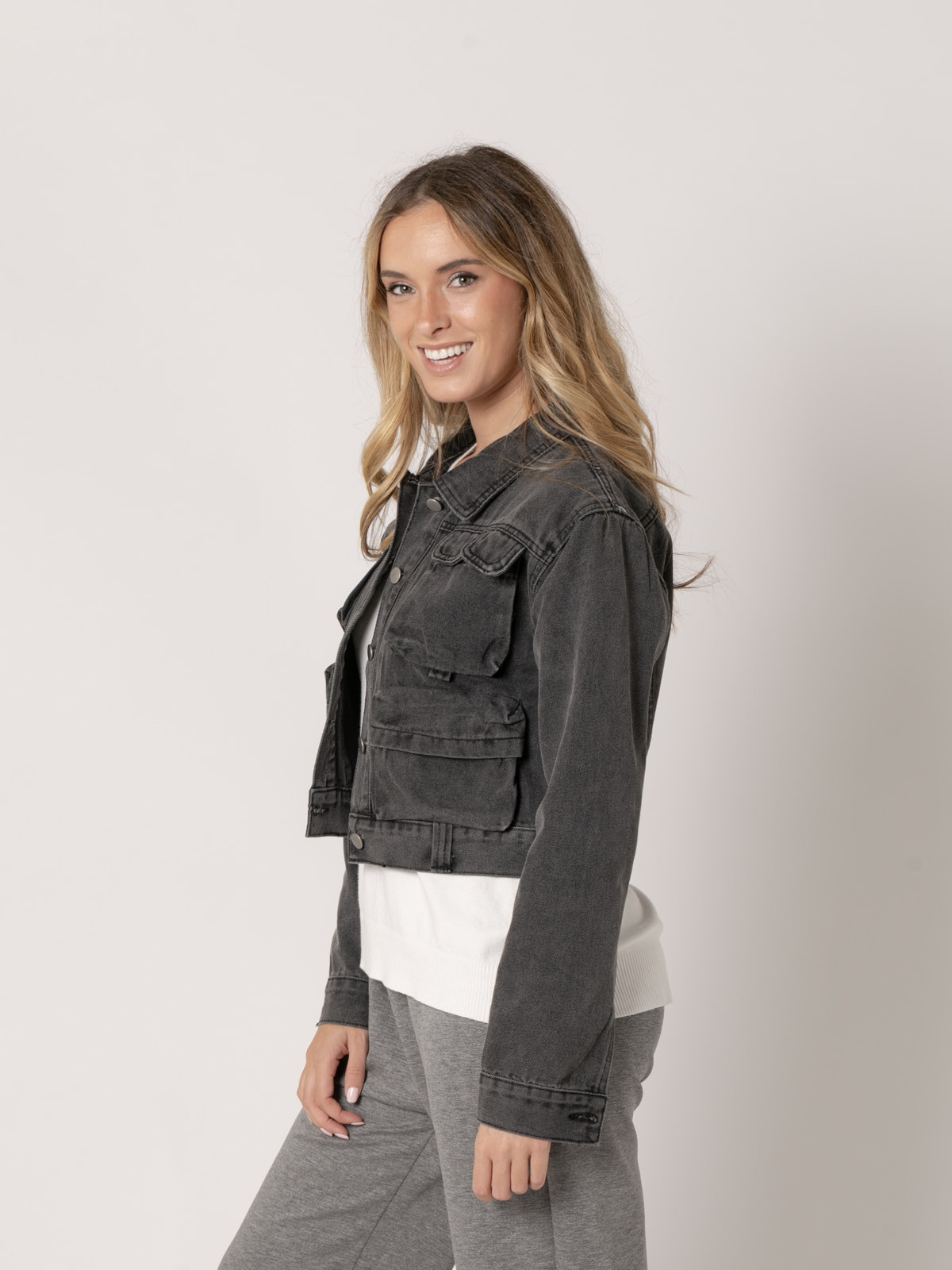 Chaqueta vaquera corta 4 bolsillos color Negro