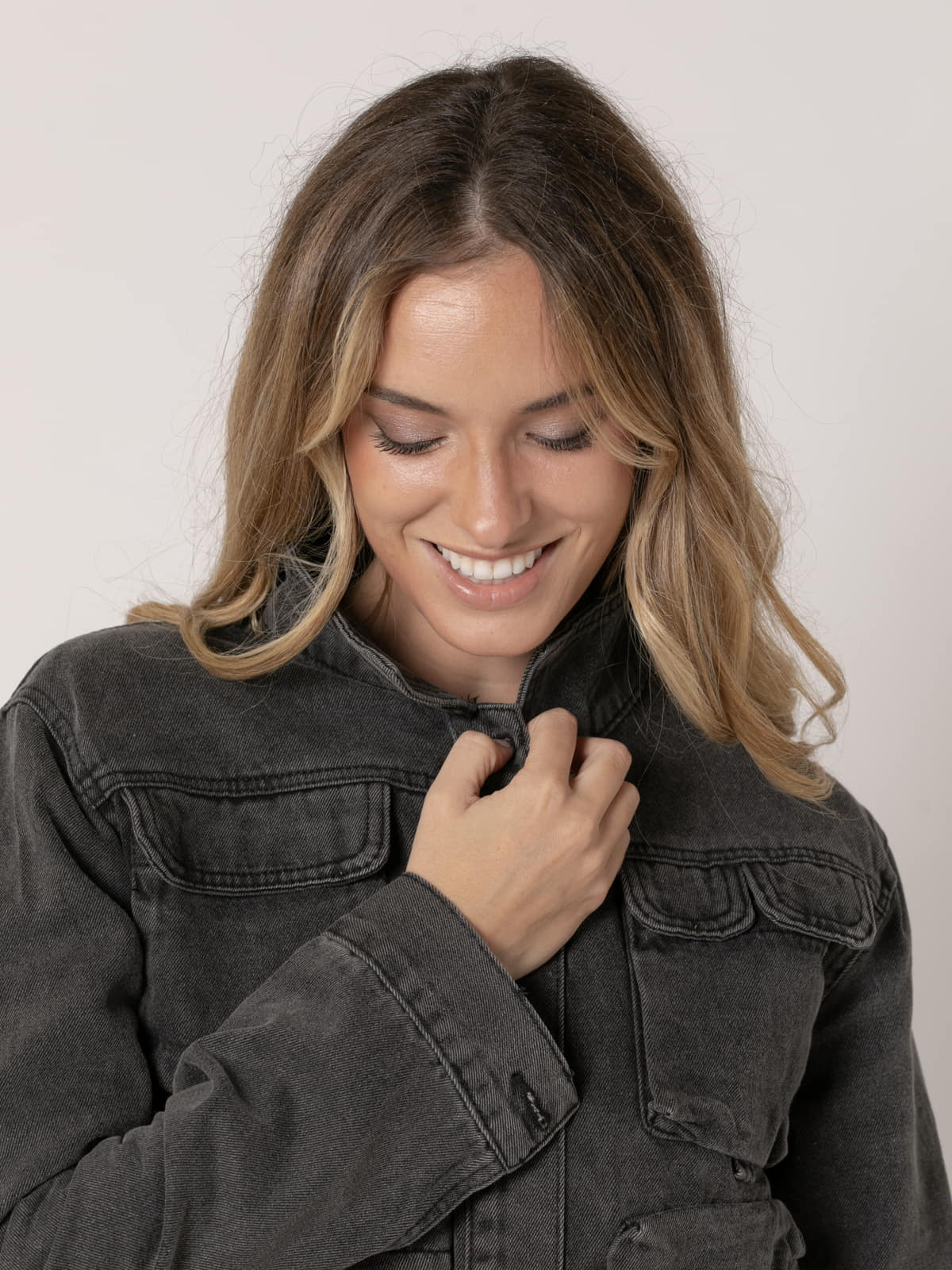 Chaqueta vaquera corta 4 bolsillos color Negro