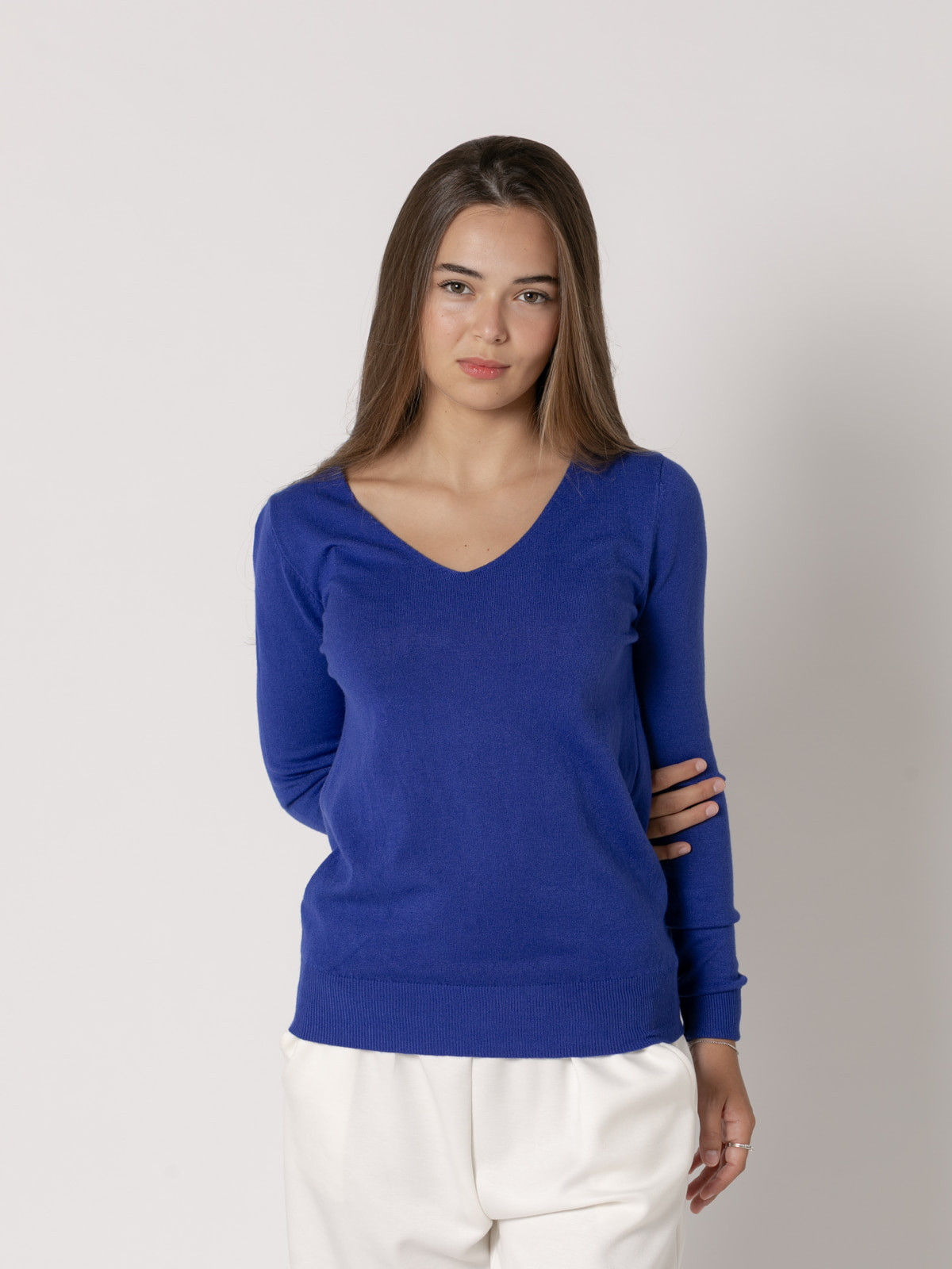 Jersey c/pico visco vegetal color azul klein