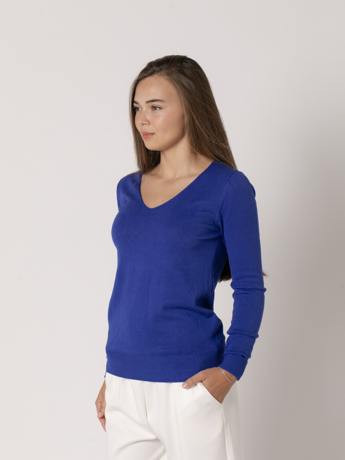 Jersey c/pico visco vegetal color azul klein