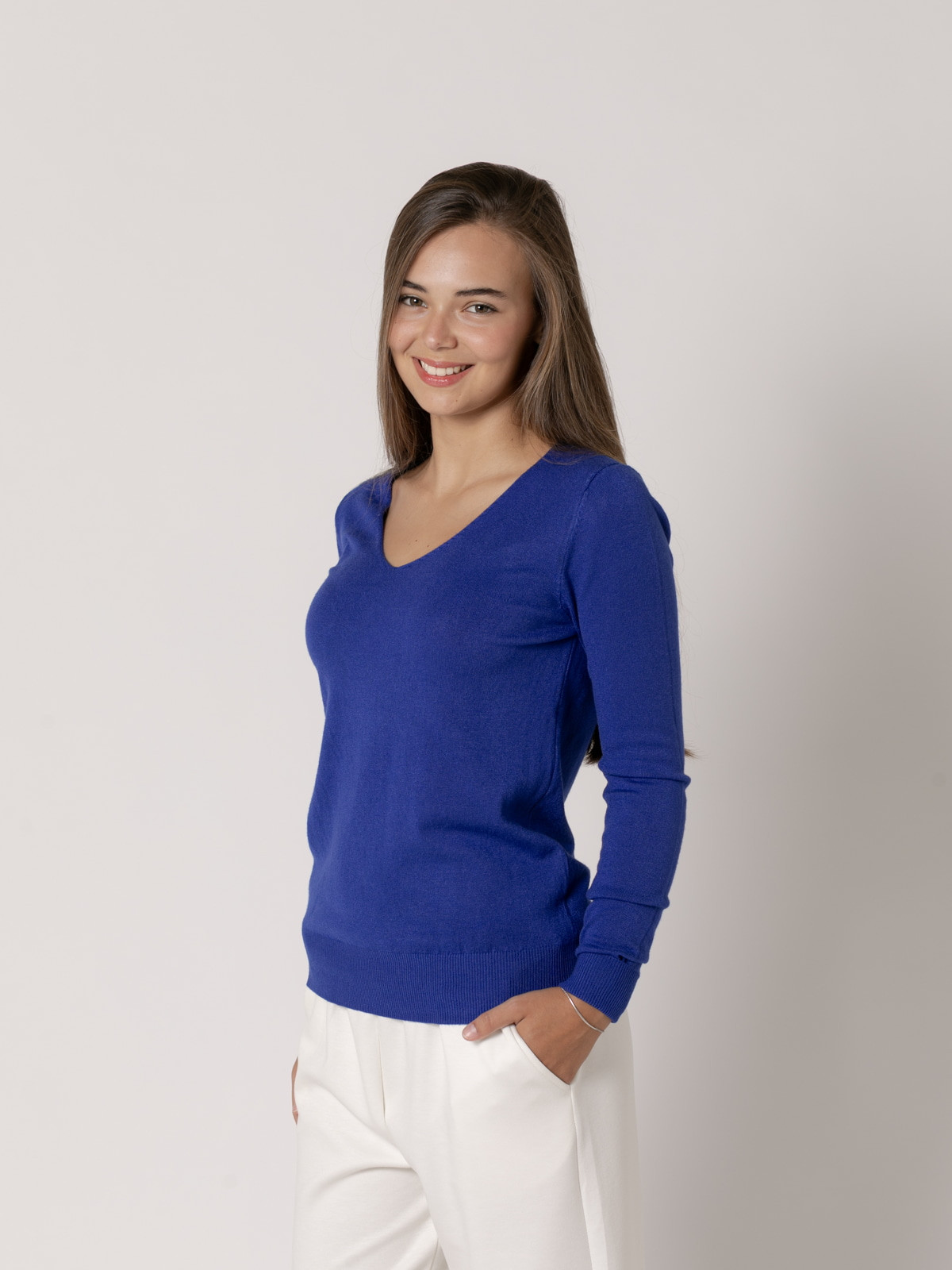 Jersey c/pico visco vegetal color azul klein
