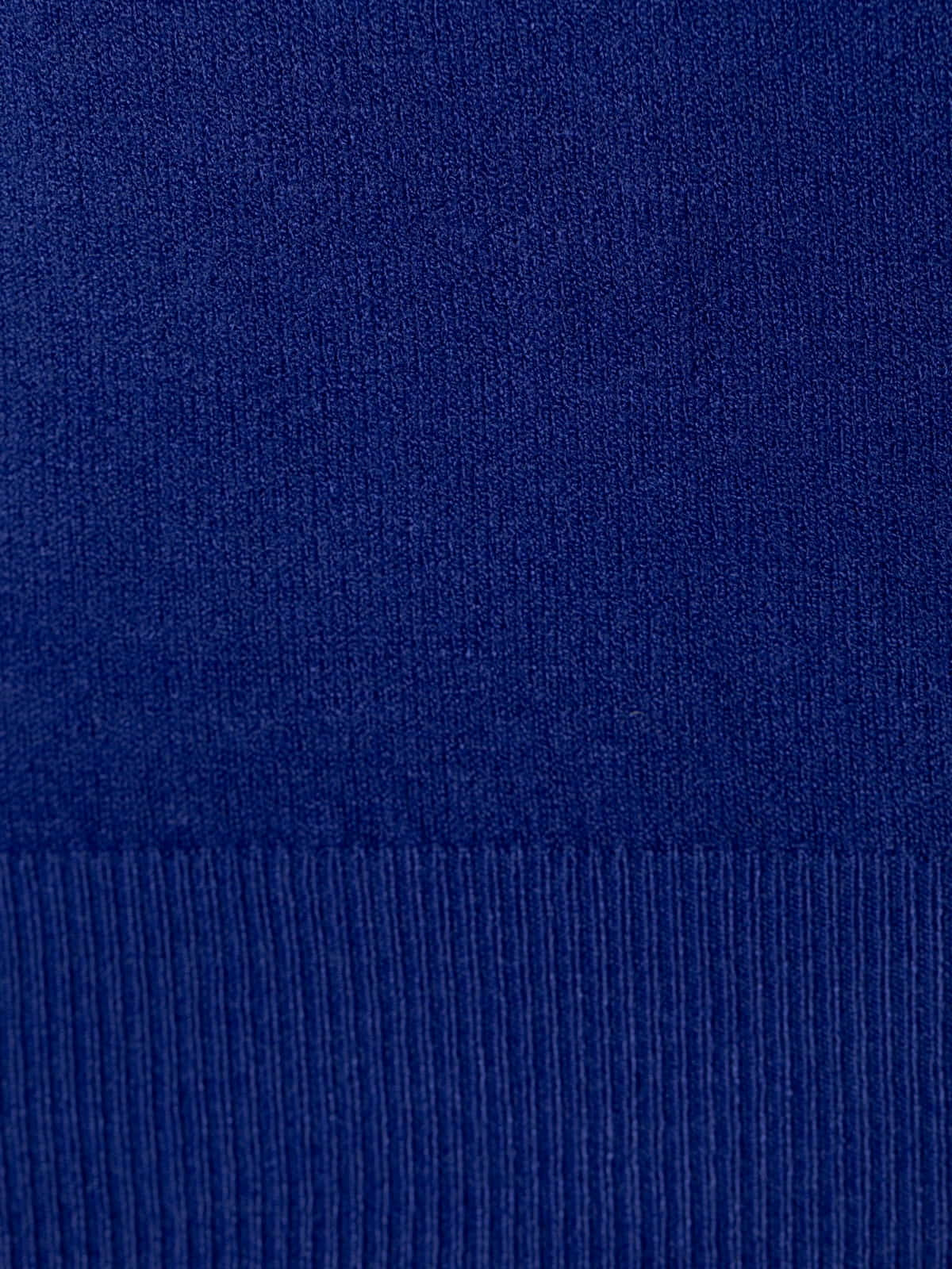 Jersey c/pico visco vegetal color azul klein