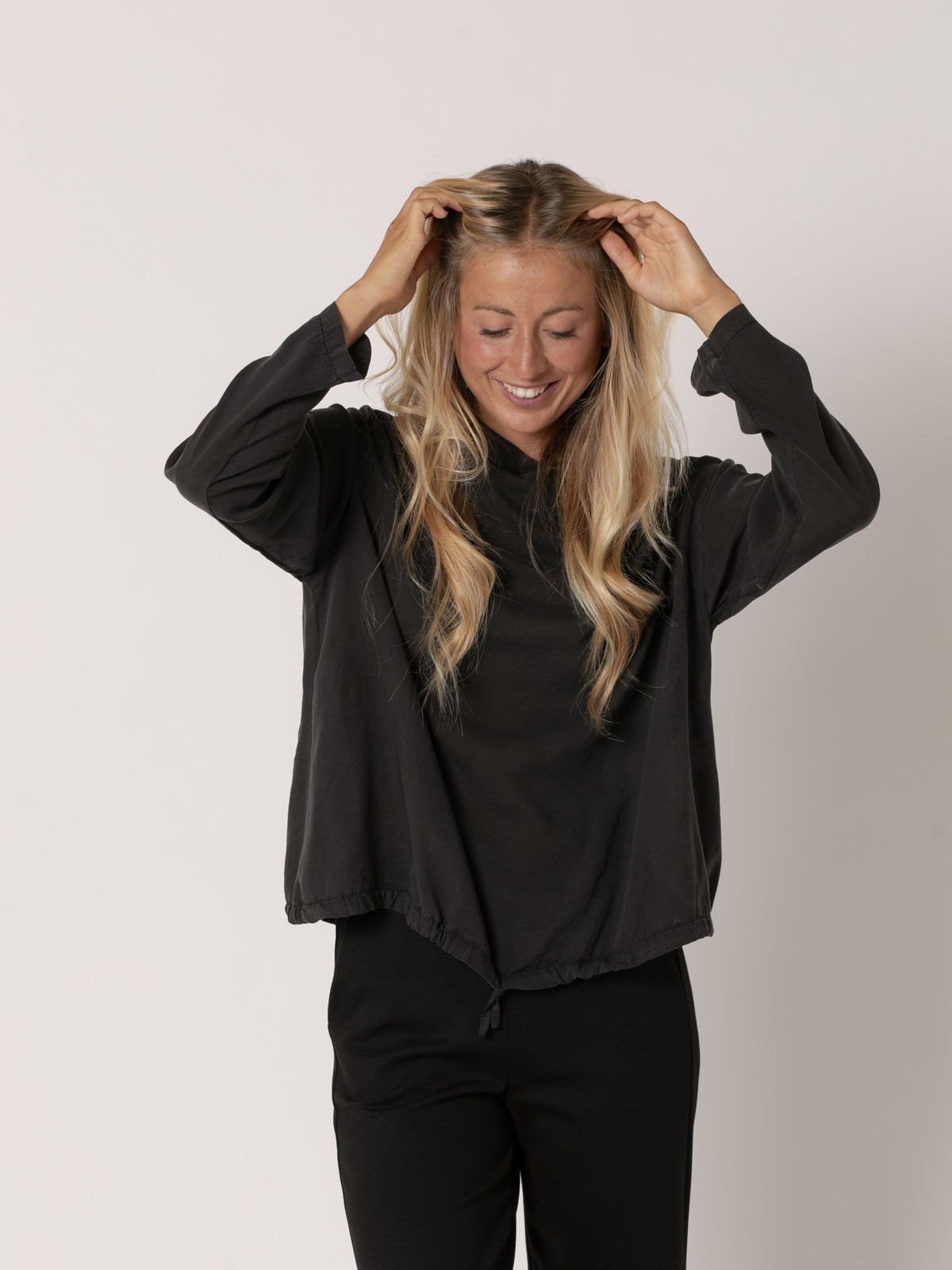 Camisa cotton voile bajo ajustable color Negro