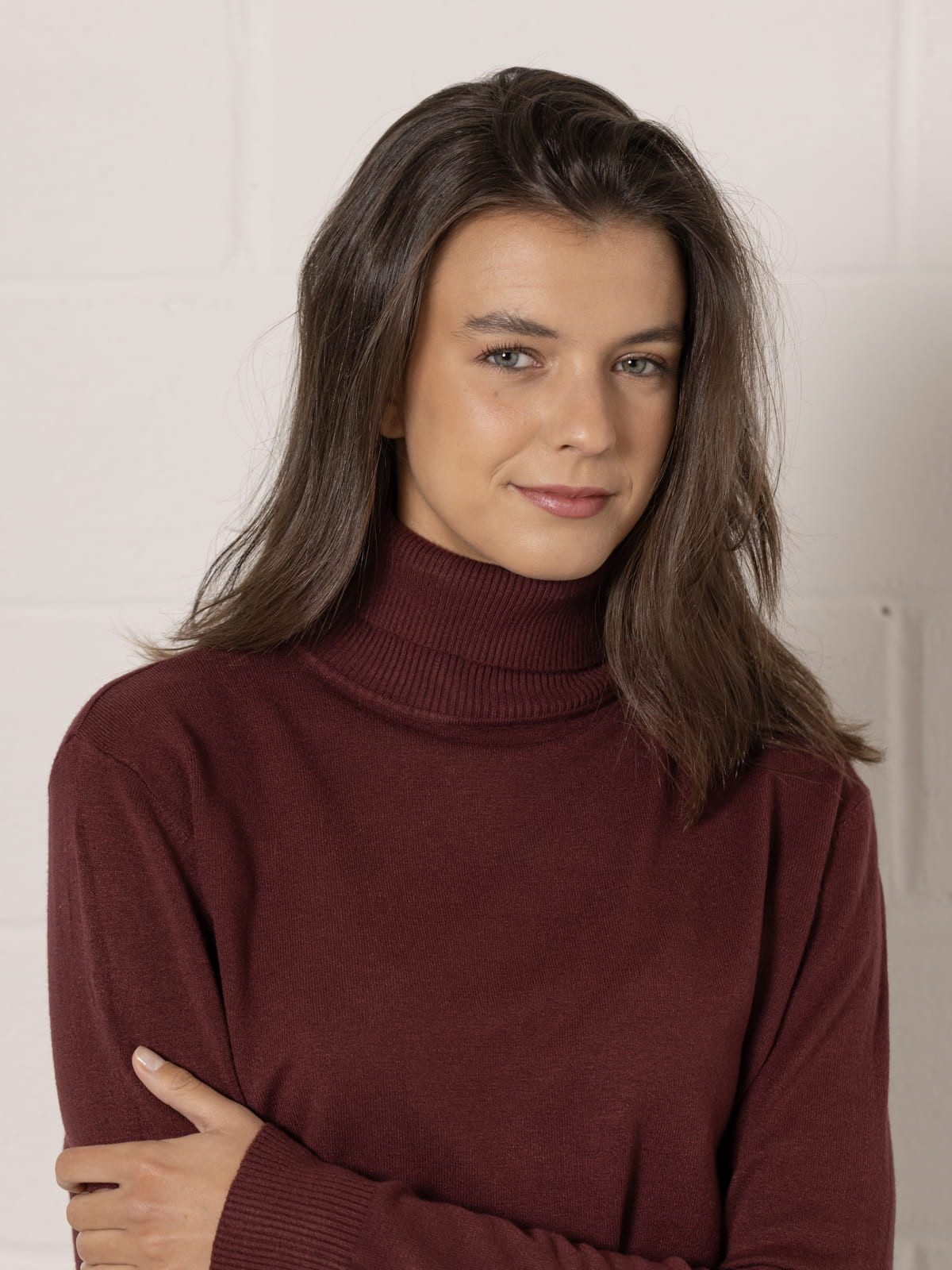 Soft jersey with a high neck  Bordeaux colour